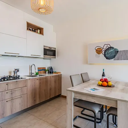 San Vincenzo-1 By Interhome جيرا لاريو