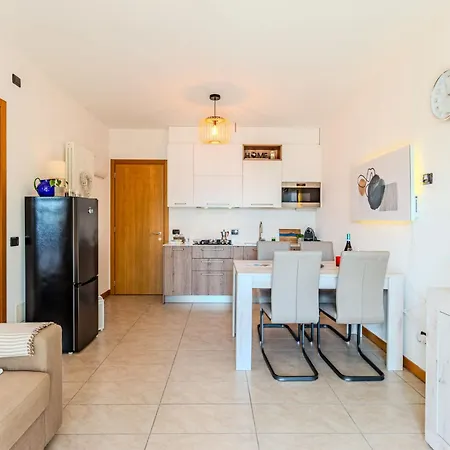 Apartamento San Vincenzo-1 By Interhome