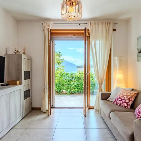 San Vincenzo-1 By Interhome Apartamento Gera Lario
