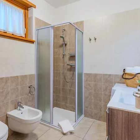 San Vincenzo-1 By Interhome Apartamento Gera Lario