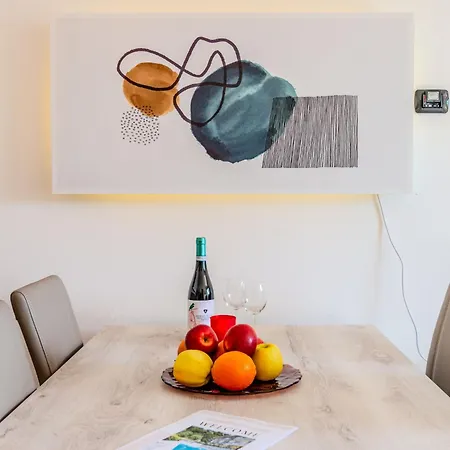 San Vincenzo-1 By Interhome * Gera Lario